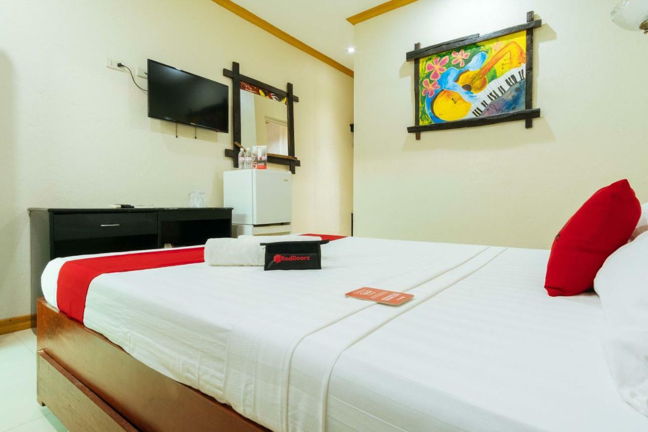 Reddoorz Premium Near Pristine Beach 公主港 外观 照片